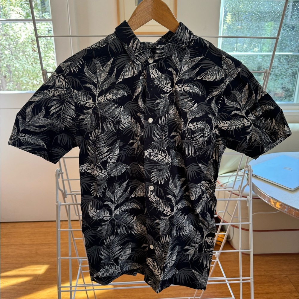 Boy’s Quiksilver floral shirt, L